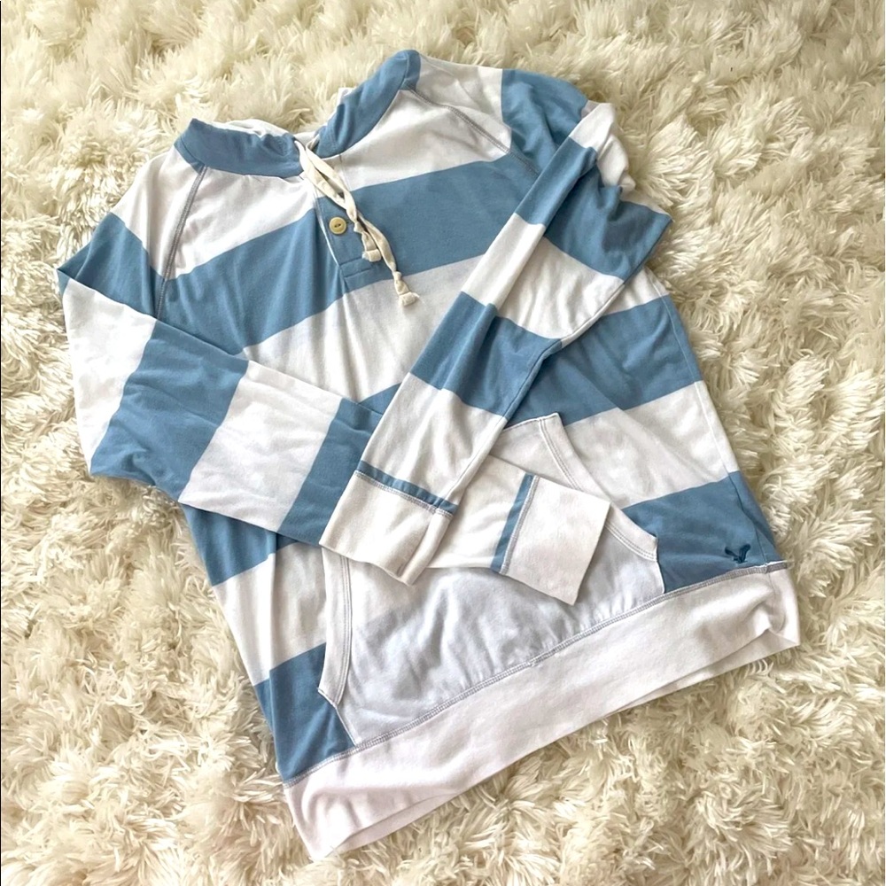 American Eagle hooded shirt